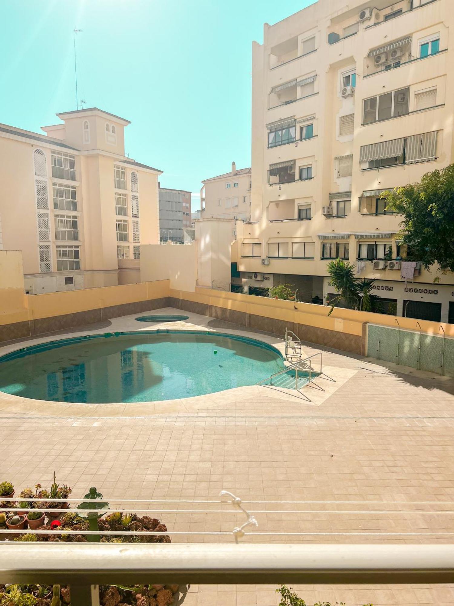 Апартаменты Cozy And Bright Flat With Pool Торремолинос Экстерьер фото