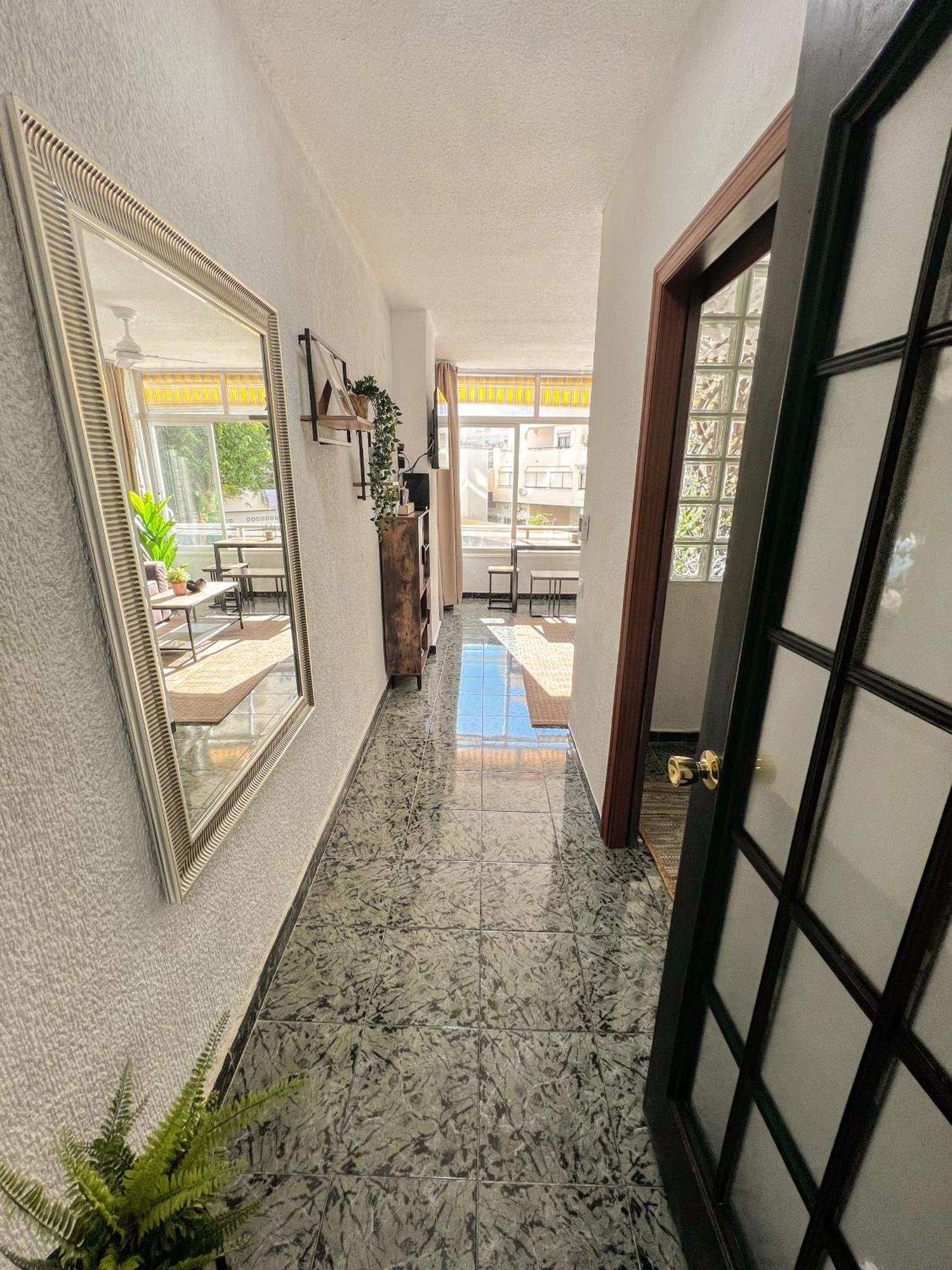 Апартаменты Cozy And Bright Flat With Pool Торремолинос Экстерьер фото