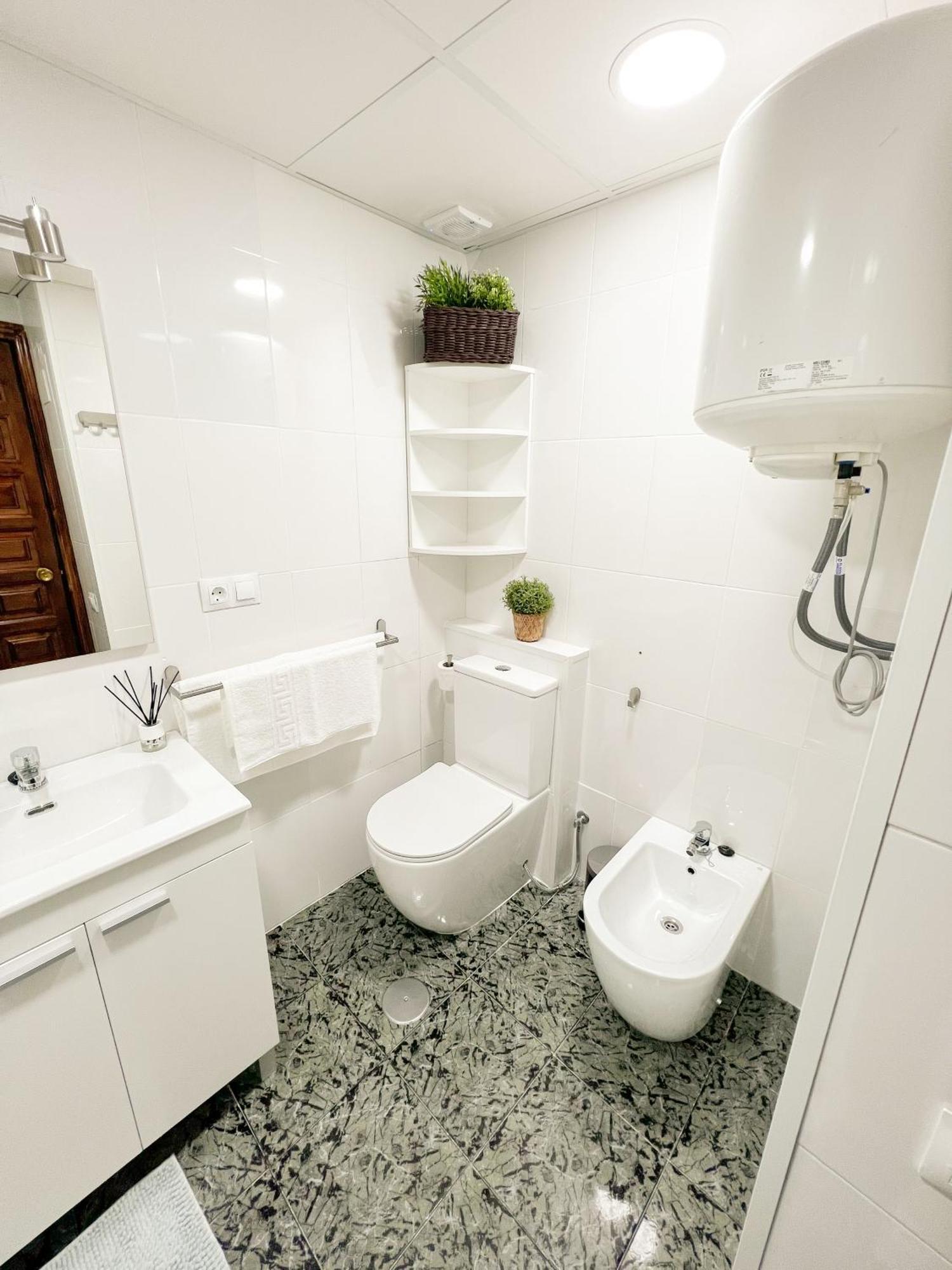 Апартаменты Cozy And Bright Flat With Pool Торремолинос Экстерьер фото