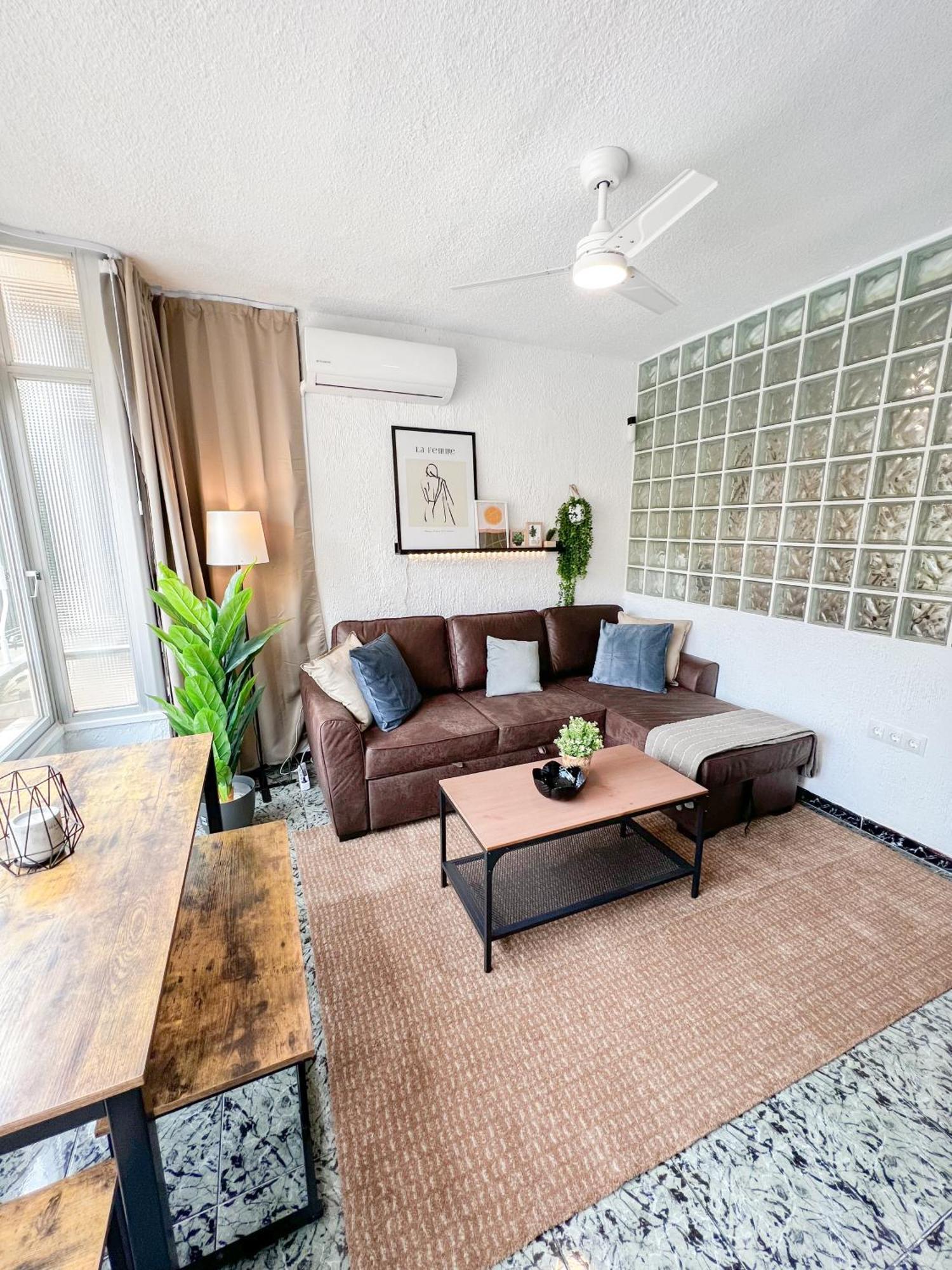 Апартаменты Cozy And Bright Flat With Pool Торремолинос Экстерьер фото