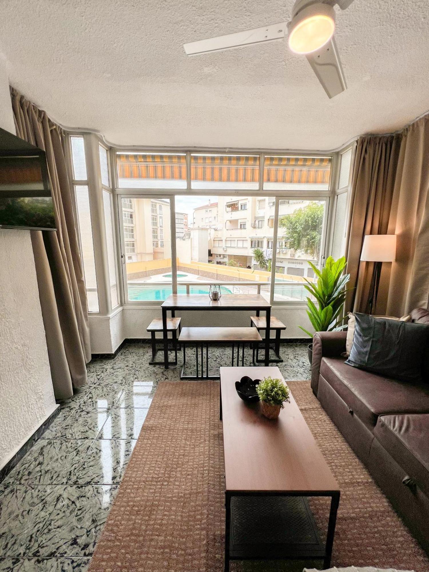Апартаменты Cozy And Bright Flat With Pool Торремолинос Экстерьер фото